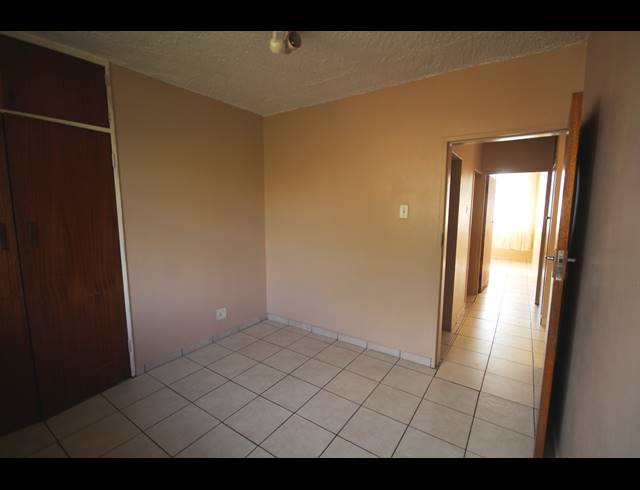 3 BEDROOM APARTMENT FOR SALE IN SINOVILLE